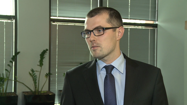 Na zimowe ferie za granicą warto zabrać kartę wielowalutową. Może znacznie zmniejszyć koszty wyjazdu