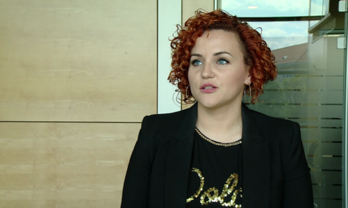 By chudnąć, trzeba jeść. Zbyt mała liczba kalorii w diecie hamuje metabolizm i ogranicza spalanie tłuszczu