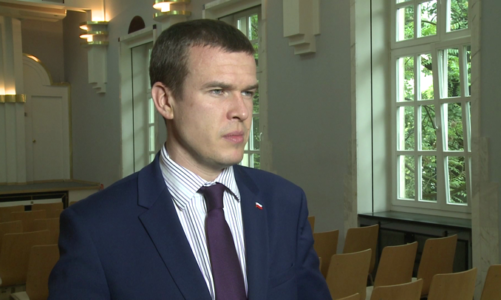 Polacy mają złe nawyki żywieniowe i przesadzają z używkami. Resorty zdrowia i sportu będą zachęcać do zmiany stylu życia na zdrowszy
