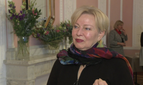 Krystyna Kofta: Gdybym badała się co roku, tobym miała obie piersi. Kobiety boją się, że bez piersi nie będą w pełni kobietami