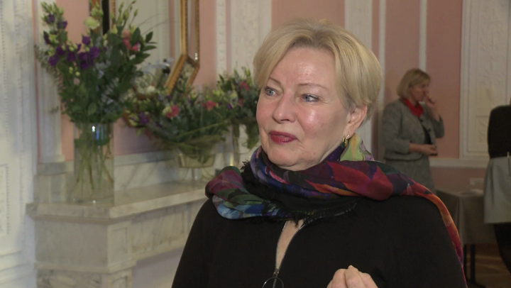 Krystyna Kofta: Gdybym badała się co roku, tobym miała obie piersi. Kobiety boją się, że bez piersi nie będą w pełni kobietami
