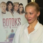 Katarzyna Warnke: jestem ciekawa, co się wydarzy psychicznie we mnie po ogoleniu skóry na łyso
