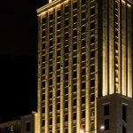 Versace zainspirowany budynkiem Prudential tworzy kolekcję dla Vitkaca