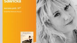 Monika Sawicka z książką „Kolorowych snów” w Empiku Plac Wolności