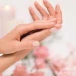 Jak pielęgnować dłonie w czasie kwarantanny