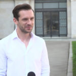 Jacek Knap: Bardzo się stęskniłem za planem. Dwa miesiące siedziałem w domu z psem i marzyłem o tym, żeby robić cokolwiek innego niż tylko patrzenie na rozkwitające drzewa