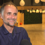 Artur Rojek: Gram w każdym mieście podwójne koncerty, bo sale mogą być wypełnione w 50 procentach