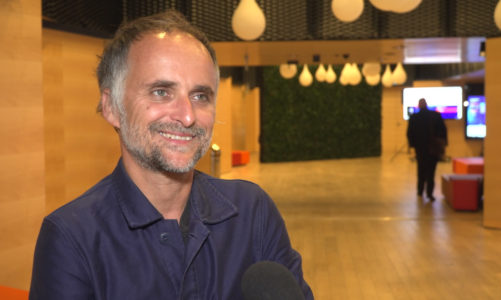 Artur Rojek: Gram w każdym mieście podwójne koncerty, bo sale mogą być wypełnione w 50 procentach