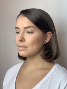 5A Modelowanie kształtu twarzy, konturowanie i modelowanie owalu twarzy kosmetykami do makijażu