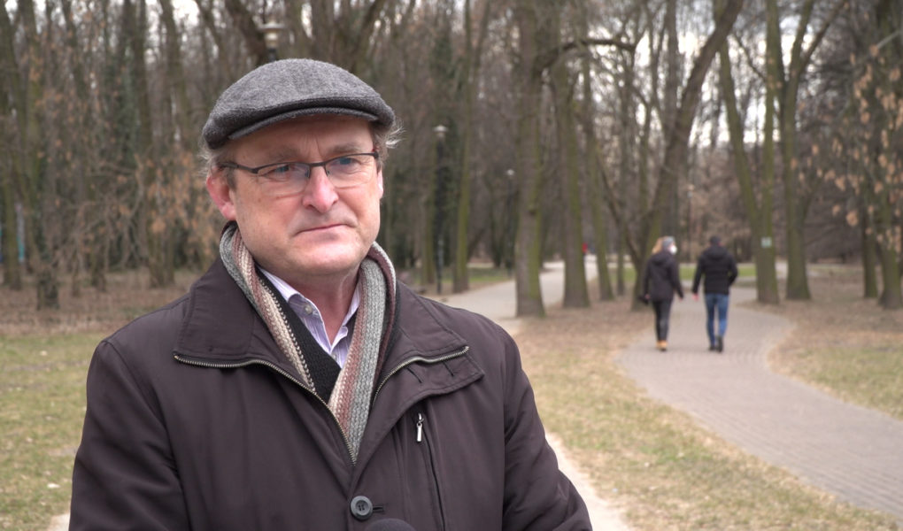 Psy i koty nie zagrażają człowiekowi w związku z COVID-19. Jednak szczepienia zwierząt powinny być priorytetem dla UE po zakończeniu pandemii