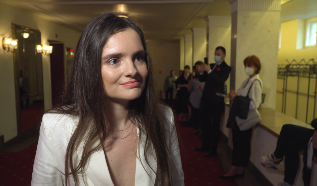 Maria Niklińska: Jestem za naturalnością, ale nie będę krytykować osób poprawiających sobie urodę. Każdy może mieć inną estetykę, szanujmy się nawzajem