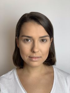 4A Modelowanie kształtu twarzy, konturowanie i modelowanie owalu twarzy kosmetykami do makijażu