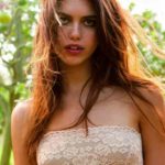 dwa szczególne staniki na gorące, letnie dni