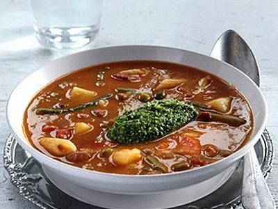 Gęsta zupa ” krem z makaronem i Pesto