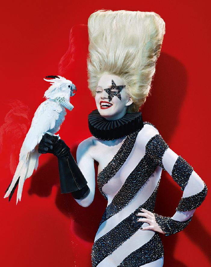 Sephora-Lady-Santa11