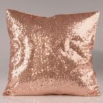 różowa-poduszka-z-cekinami1 Prezenty GLAM karnawał