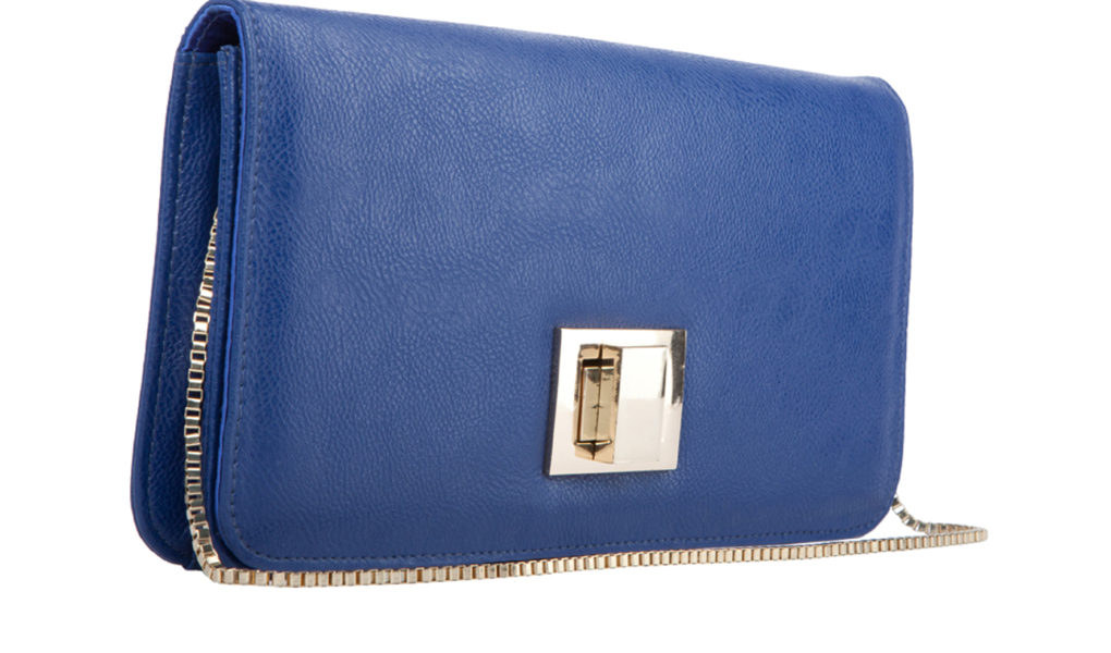 Delikatny błękit, intensywny turkus, a może klasyczny granat?