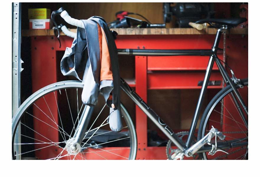 WIOSNA 2014 dla ludzi będących zawsze w ruchu, pełna funkcjonalnych i innowacyjnych krojów, materiałów