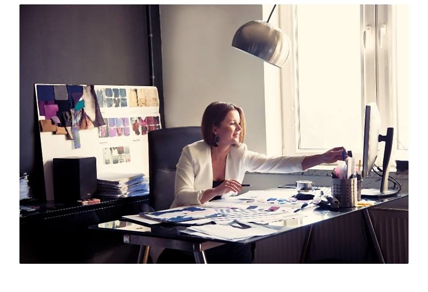 Ubrania dla eleganckiej kobiety czyli kreatywne wizje z funkcjonalnością i uniwersalnością