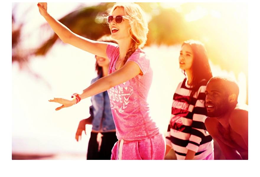 Intensywne kolory i oryginalne motywy ozdobne – palmy i hibiskusy czylli przyszedł moment na grupę pełną kontrastów