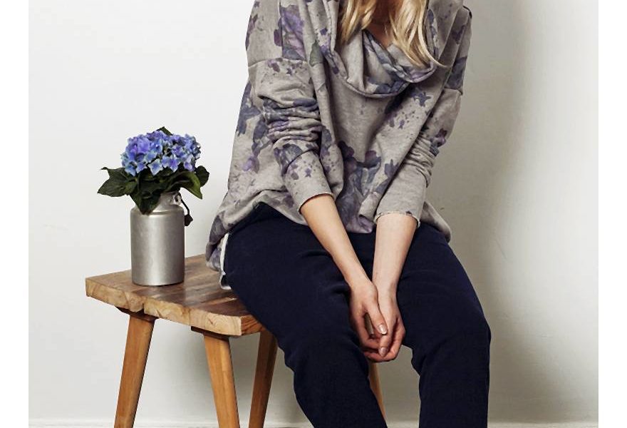 Wiosna za oknem czekają plisowane spódnice, bluzy z modnymi printami i wiosenne sukienki