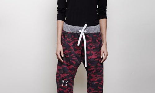 Ciemno-czerwone moro jest must-have’m nadchodzącego sezonu