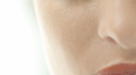 Jak odmłodzić okolice oczu?