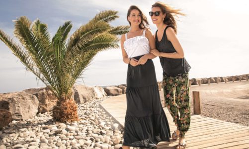 Tropikalne wzory na upalne dni ” jak je nosić?