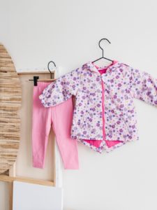 Jak ubierać dziecko wczesną wiosną? Na cebulkę!