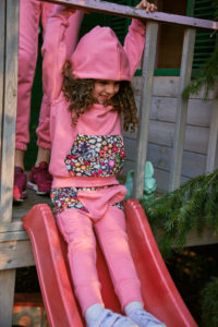 bluza i spodnie happy together (7) GIRLS ARE MAGIC, czyli premiera pierwszej dziecięcej kolekcji marki NAOKO