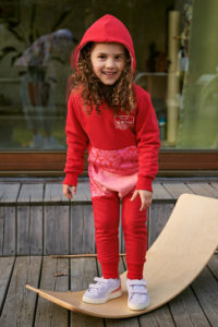 bluza i spodnie not so ordinary (4) GIRLS ARE MAGIC, czyli premiera pierwszej dziecięcej kolekcji marki NAOKO