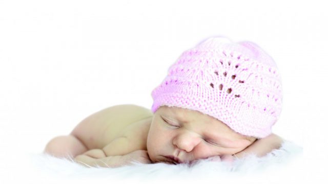 dziecko-z-chusteczek-Cleanic-Kindii-New-Baby-Care-1024×8001