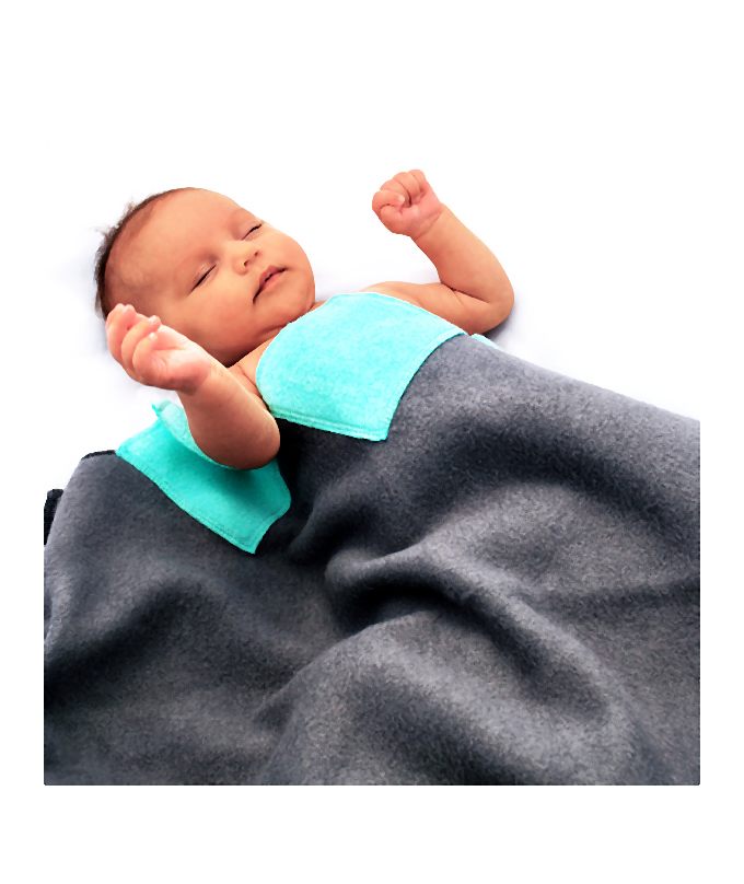 bambusowy_kocyk_lullalove_dziecko_szary_1-002-2014-09-21-_-18_48_16-80 Tulony, mamlany, ciamkany, ciągnięty do łóżka rodziców lub też przedszkola. Kocyk!