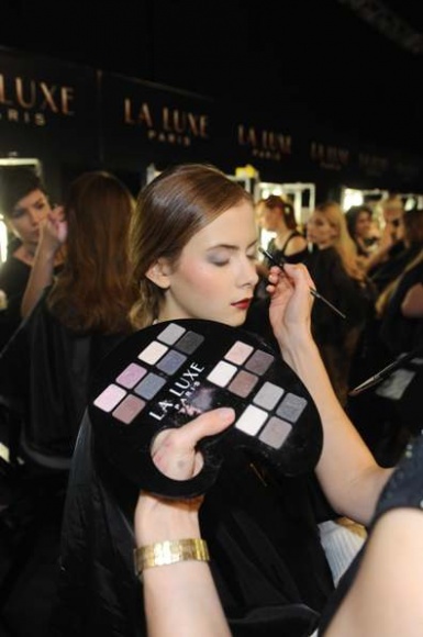 LA LUXE PARIS - oficjalny kreator makijażu FashionPhilosophy Fashion Week Poland LIFESTYLE, Uroda - W dniach 12 - 15 listopada w Łodzi odbyła się XIII edycja największego wydarzenia modowego w Polsce - Fashion Week Poland - gdzie partnerem i kreatorem makijażu była marka LA LUXE PARIS.