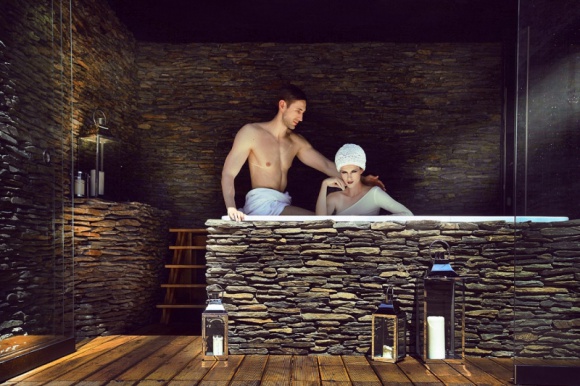 Zadbaj o ciało jesienią i zimą – zabiegi polecane przez ART SPA Zamku Topacz LIFESTYLE, Uroda - Jesień to nie tylko czas ciepłych swetrów i długich wieczorów. To także okres, w którym wszystkie kobiety chętniej korzystają z usług salonów kosmetycznych i SPA.