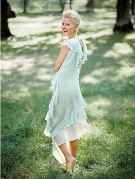 Małgorzata Kożuchowska w kampanii AVON EVE Truth LIFESTYLE, Uroda - 4 lutego wystartowała kampania AVON promująca najnowszy zapach AVON EVE Truth. Jej gwiazdą jest Ambasadorka marki, Małgorzata Kożuchowska. W ramach kampanii powstały dwa spoty telewizyjne oraz sesja zdjęciowa autorstwa Marcina Tyszki.
