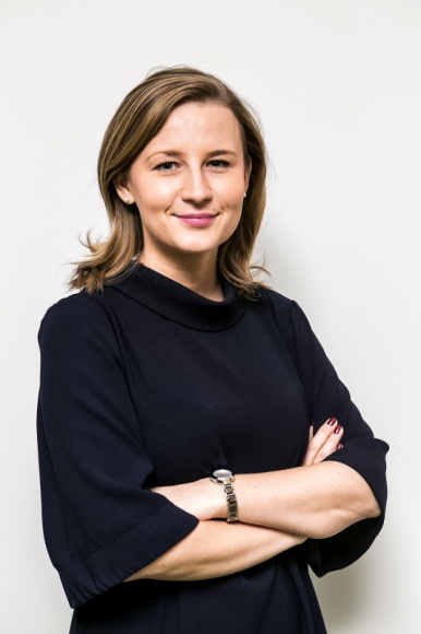 Jak rozmawiać z dziećmi o koronawirusie? Psycholog radzi Dziecko, LIFESTYLE - Monika Perkowska, psycholog i terapeuta dzieci i młodzieży oraz ekspert Niania.pl, radzi jak rozmawiać z dziećmi o panującym zagrożeniu, jak zapewnić najmłodszym poczucie bezpieczeństwa i pomóc sobie nawzajem przetrwać okres odizolowania.