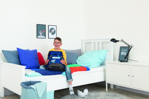 Czas na powrót do szkoły. A skoro tak to tylko z wygodnym plecakiem Dziecko, LIFESTYLE - Polscy uczniowie borykają się codziennie z dźwiganiem przeciążonych tornistrów lub plecaków.