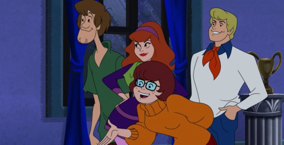 Nowe odcinki „Scooby-Doo i… zgadnij kto?” w Boomerangu! Dziecko, LIFESTYLE - Słynny dog niemiecki z paczką przyjaciół zagości na kanale Boomerang, aby rozwiązywać zagadki i tropić duchy. Jednak… czy na pewno są one prawdziwe? W nowych odcinkach do ekipy detektywów dołączą światowe sławy takie jak Cher, Morgan Freeman czy Lucy Liu.